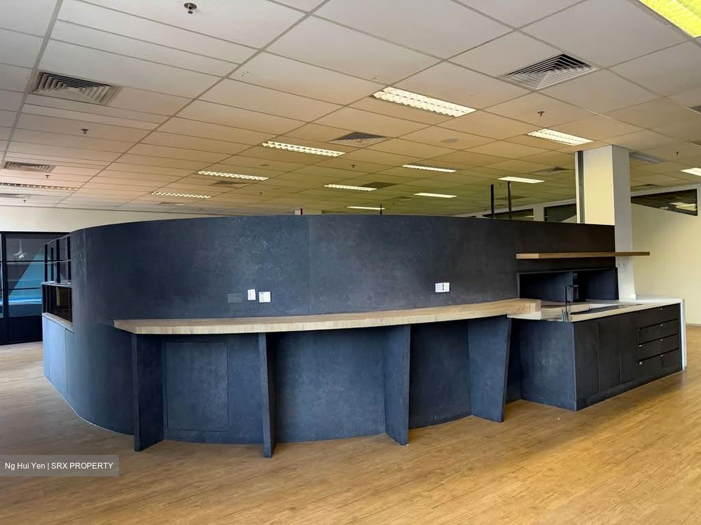 Dapenso Building (D1), Office #577742591